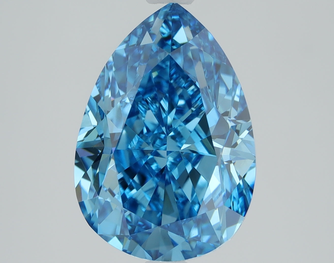3.04 CT Pear Diamond BLUE VVS2