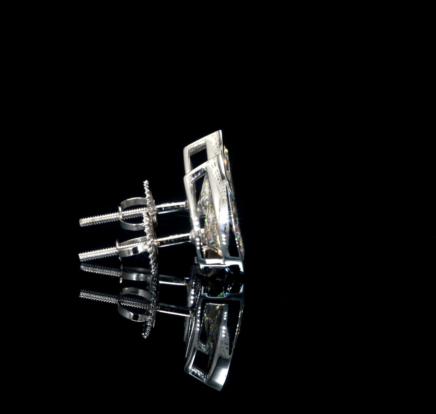 LE3303A - Image 3
