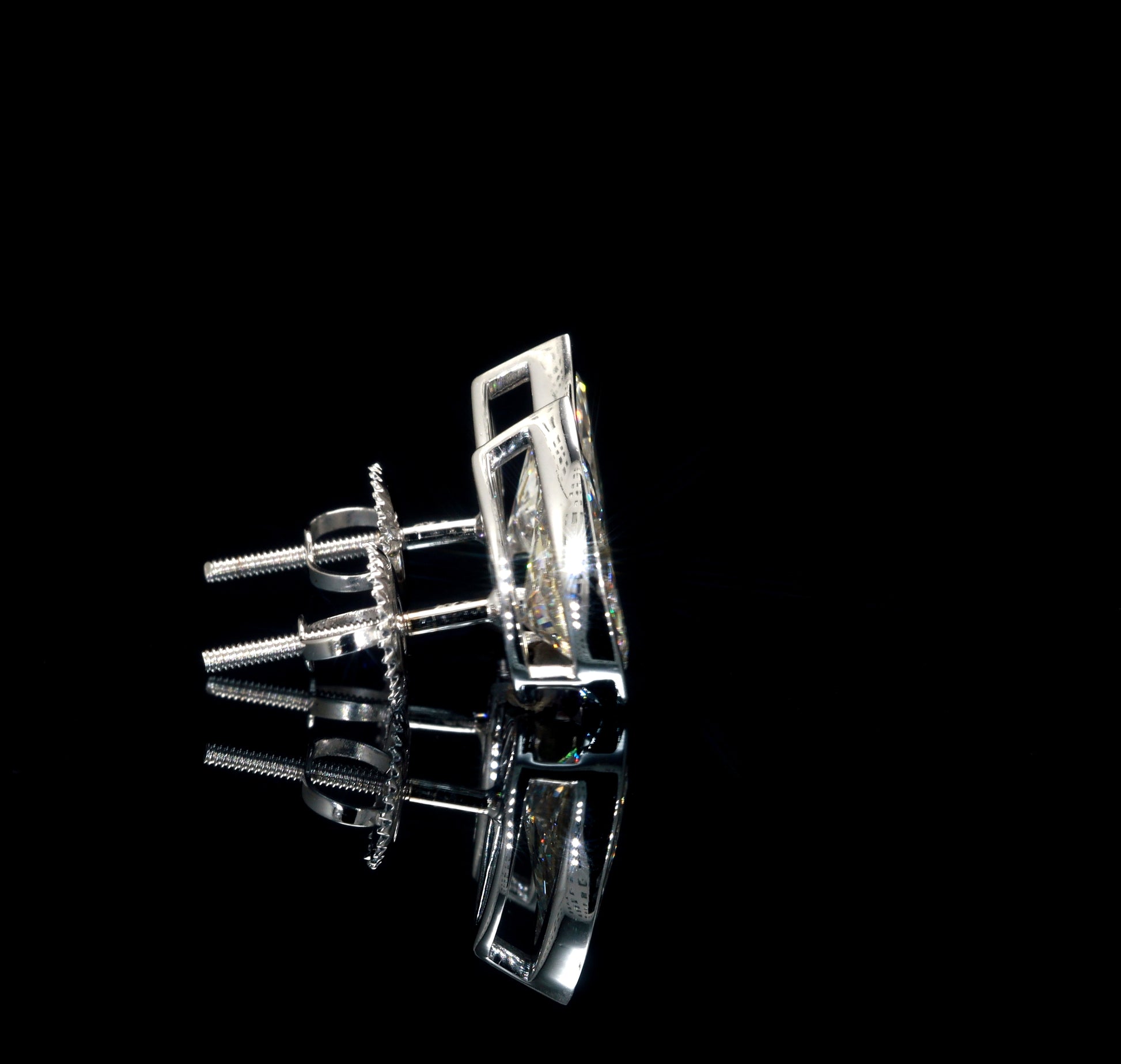 LE3303A - Image 3
