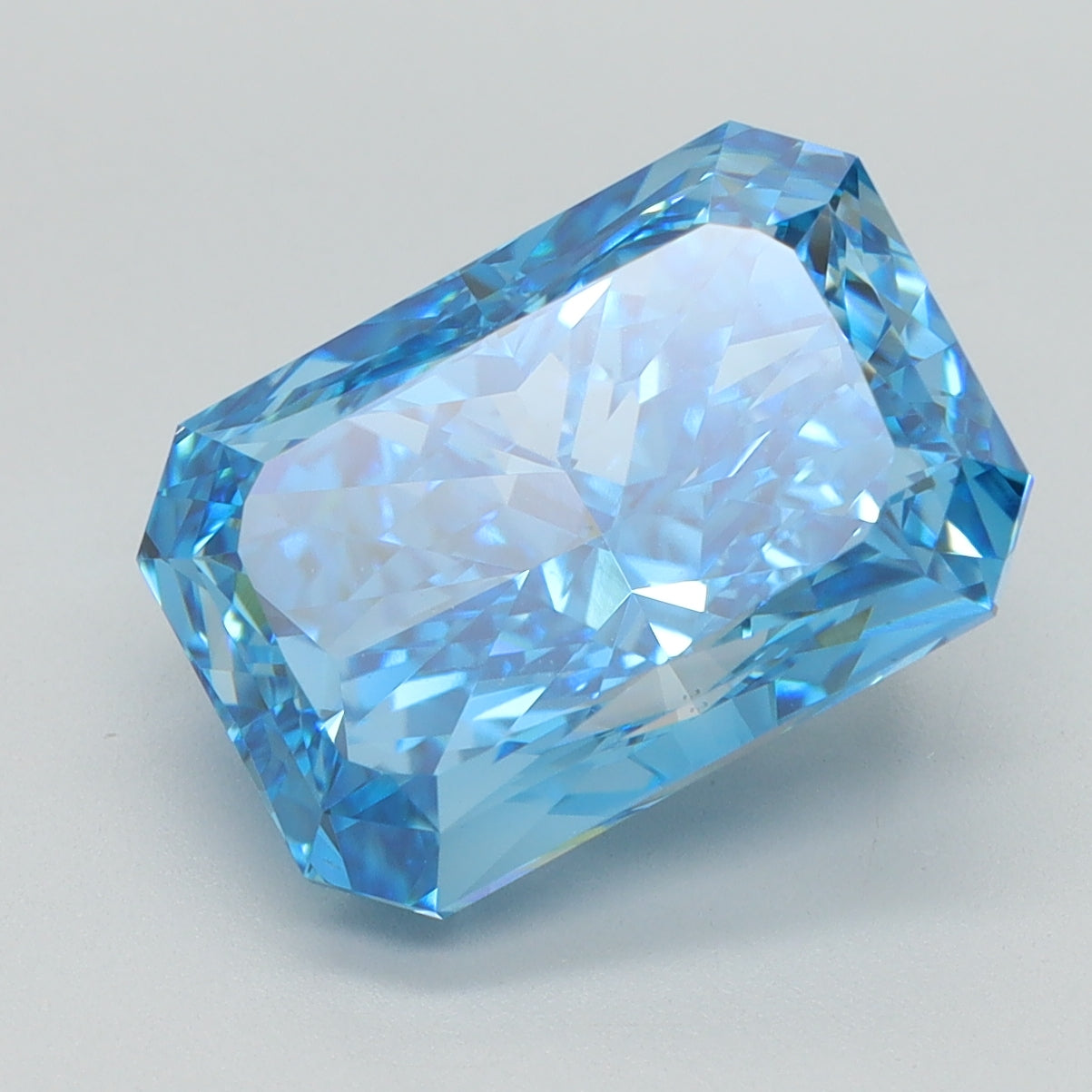 5.04 CT Radiant Diamond BLUE VVS2